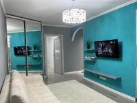 In the center 1 bedroom and living - B&B Chișinău