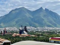 Industrial stylish 3-br. apartment & city views in front of Parque Fundidora & Arena Mty - B&B Monterrey