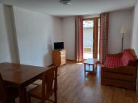 Appartement spacieux à 300m des pistes et commerces avec balcon, parking - FR-1-618-21 - Ferienwohnung