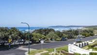 Breakers 2 - 7, 18 - 20 Pacific Parade - B&B