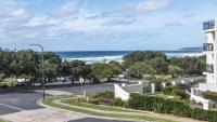 Breakers 2 - 8, 18 - 20 Pacific Parade - B&B