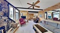 B&B Mammoth Lakes - Two Bedroom Units at 1849 Condos with 3 Hot Tubs & Slopeside - Bed and Breakfast Mammoth Lakes
