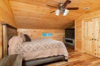 Smoke Rise Barn · Great Lake Front, Large Dock, 4bdrm, Pool Table - Ferienwohnung Dandridge