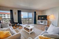 El Matador 454 - Beautiful views of the Gulf and pool - Includes seasonal beach service! - B&B