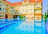 Eszti Wellness Apartman - B&B