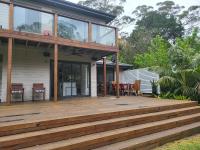 B&B Woollamia - Jervis Bay Waters Edge Retreat - Access to Deep Water - Free late check out 2pm on Sundays, low season - Bed and Breakfast Woollamia