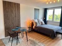 B&B Offenbach - River Main I Taunus View I Workplace I Kitchen - Bed and Breakfast Offenbach