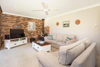 B&B Culburra Beach - Enchante` - Pet Friendly - Absolute Waterfront - Fireplace - Bed and Breakfast Culburra Beach