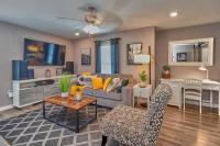 B&B Tampa - Cozy Haven Attached to Million Home - South Tampa - Bed and Breakfast Tampa