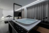 Suite mit Kingsize-Bett mit Whirlpool