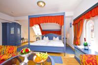 One-Bedroom Suite with Sofa Bed