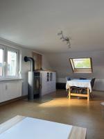 B&B Oberstenfeld - Eigene Wohnung im Dreifamilienhaus EM2024 plus Ticket auf Anfrage Stadion Stuttgart - Bed and Breakfast Oberstenfeld