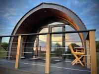 Hood Lane Farm - The Pod - Luxury Glamping Holiday Lodge - Bed and Breakfast Arley