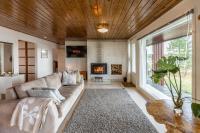 Lapland Sunrise Cottage with lakefront Sauna - B&B Rovaniemi