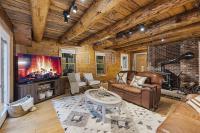 B&B Thornton - NEW!! Entire Log Home with *PRIVATE Hot Tub - Bed and Breakfast Thornton
