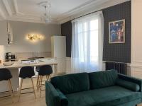 Appartement Équipé avec Balcon au Cœur de Vichy - Proche Thermes et Commerces - FR-1-489-362 - B&B