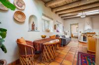 B&B Santa Fe - Besos on Canyon Road - Bed and Breakfast Santa Fe