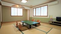 Zimmer im japanischen Stil mit Gemeinschaftsbad