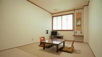 Familienzimmer im japanischen Stil mit Gemeinschaftsbad