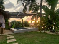 Altheos Place Romblon Cottage 1 - B&B