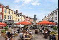 Mountain View Cottage, Hot Tub , Stunning Views - Chambres d’hôtes Llanhamlach