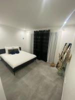 Villa moderne avec piscine Aubenas - B&B Saint-Étienne-de-Fontbellon