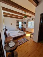 Zweibettzimmer mit Balkon