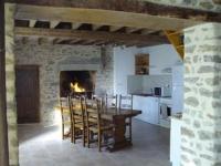 Gîte de charme rénové avec cheminée, terrasse et proche randonnées - Capacité 13 pers. - FR-1-410-179 - Chambres d'hôtes Saint-Léonard-des-Bois
