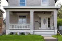 Deluxe 4-Bedroom w Huge Deck 3-Min to Downtown - B&B