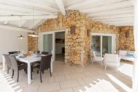 Villa Ginestra con piscina e giardino privato a 500 mt dal mare - B&B