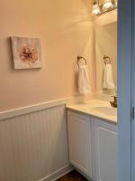 3 Bedroom Condo, Ocean Views & Short Walk to Beach! - B&B Oak Island