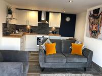 B&B Oystermouth - Mumbles - Modern Apartment with panoramic sea views - Bed and Breakfast Oystermouth