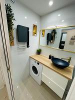 Grand studio en centre ville et à 50 mètres du port, climatisé - Chambres d'hôtes La Grande-Motte
