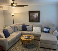 Lovely 2 bed Condo with pool and lake nearby - Chambres d'hôtes Garland