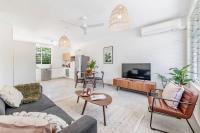 'Botanica Bonita' A Stylish Nightcliff Hideaway - Bed and Breakfast Darwin