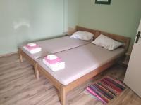 Dreibettzimmer mit eigenem Bad