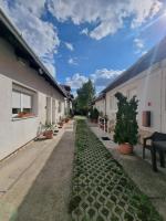 Hungaria Apartments - Bed and Breakfast Pécs