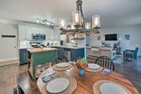 Airy Cottage Close to Rock Lake w/ Fire Pit! - B&B Lake Mills
