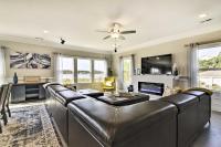 Waterfront Paradise w/ Deck ~ 1/2 Mi to Beach - Bed and Breakfast North Camellia Acres