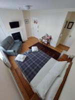 First Floor Double Room with Ensuite & Street View