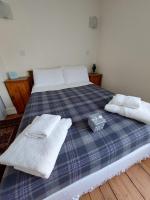 First Floor Double Room with Ensuite & Street View