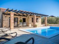 Stone Villa Petit Rustica with pool - B&B