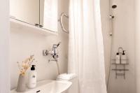 Luminous studio in Kallio / Amazing location - B&B