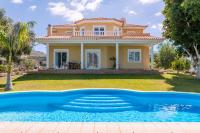 B&B Arona - Modern Villa with private pool and mountain views - Bed and Breakfast Arona