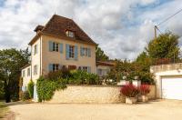 Roques Cottage - Spacieuse maison pierre avec piscine chauffée, cuisine d'été, pétanque, ping-pong et jeux enfants - 10 min de Vic - Chambres d'hôtes Roques