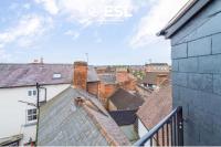 Studio 3, Top Floor Town Centre Apartment - B&B Shrewsbury