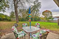 Fenced Yard: Fox River Grove Home, Dogs Welcome - B&B Fox River Grove