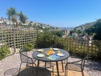 Mevagissey Holiday Home - sea view and parking - B&B St Austell