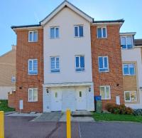 4BR Contractor Town House 2.5bathrooms, 2 free parking spaces managed by Chique Properties - B&B