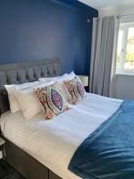 B&B Sheffield - Stylish 3 bed house, private parking, garden and conservatory - Bed and Breakfast Sheffield